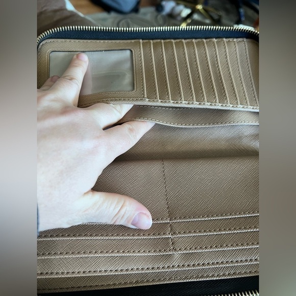 𝅺AUTHENTIC Michael Kors Black Leather Continental Wallet Wristlet - Picture 6 of 15